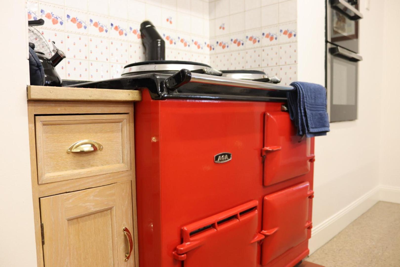 Vicarsford With Hot Tub Holiday home Leuchars