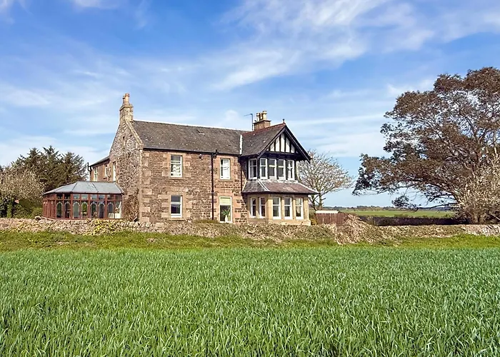 Vicarsford Farmhouse With Hot Tub