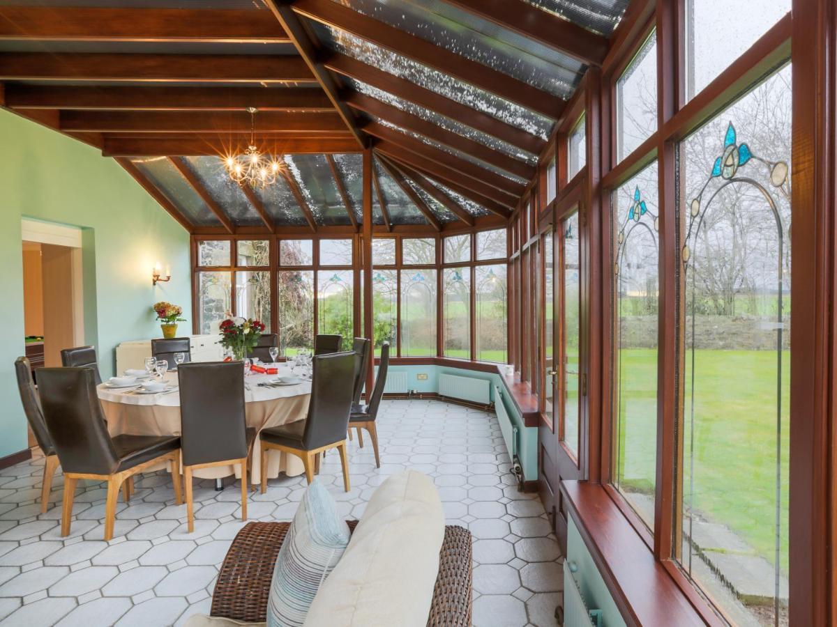 Vicarsford With Hot Tub Holiday home *