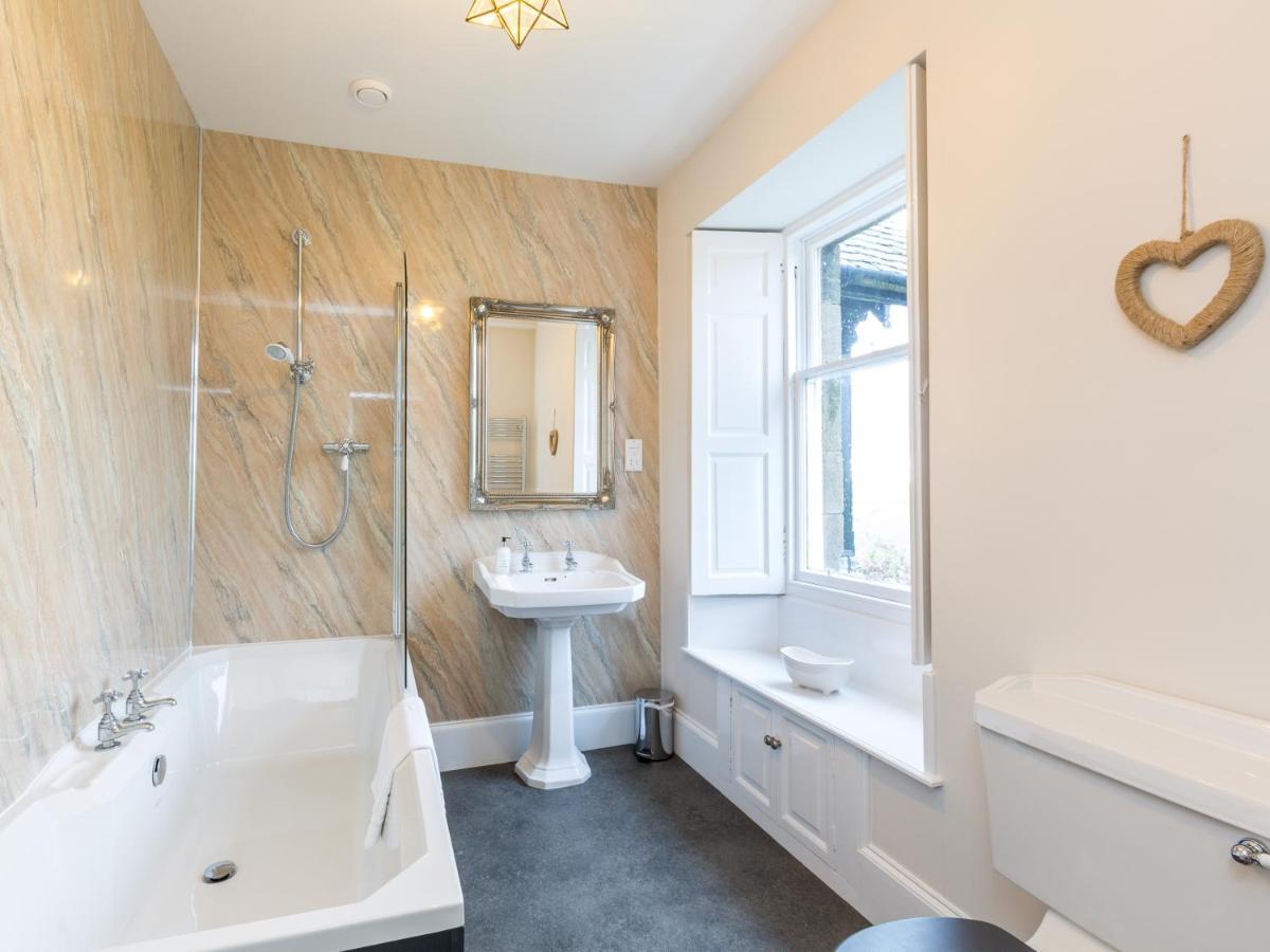 Holiday home Vicarsford With Hot Tub