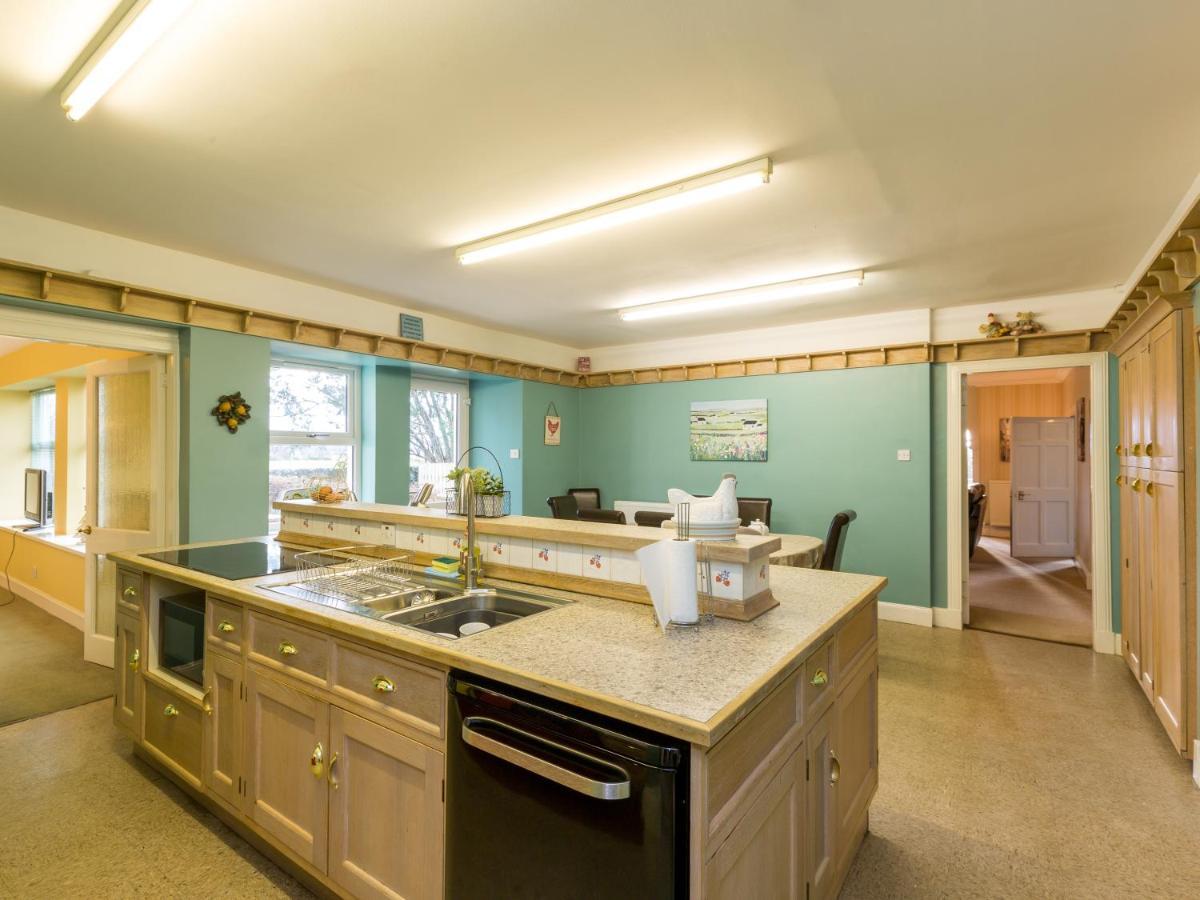 Vicarsford With Hot Tub Holiday home