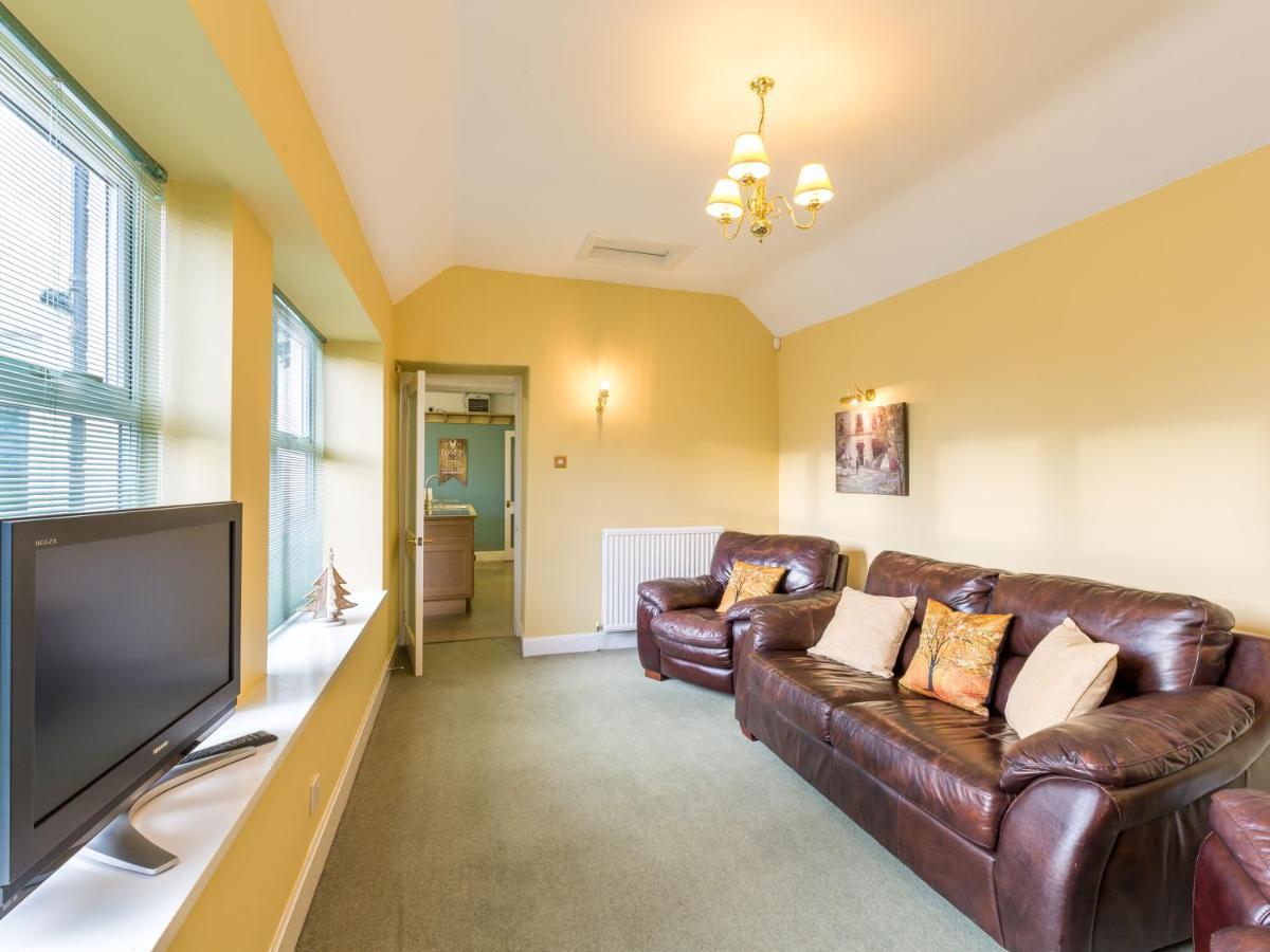 Vicarsford With Hot Tub Holiday home
