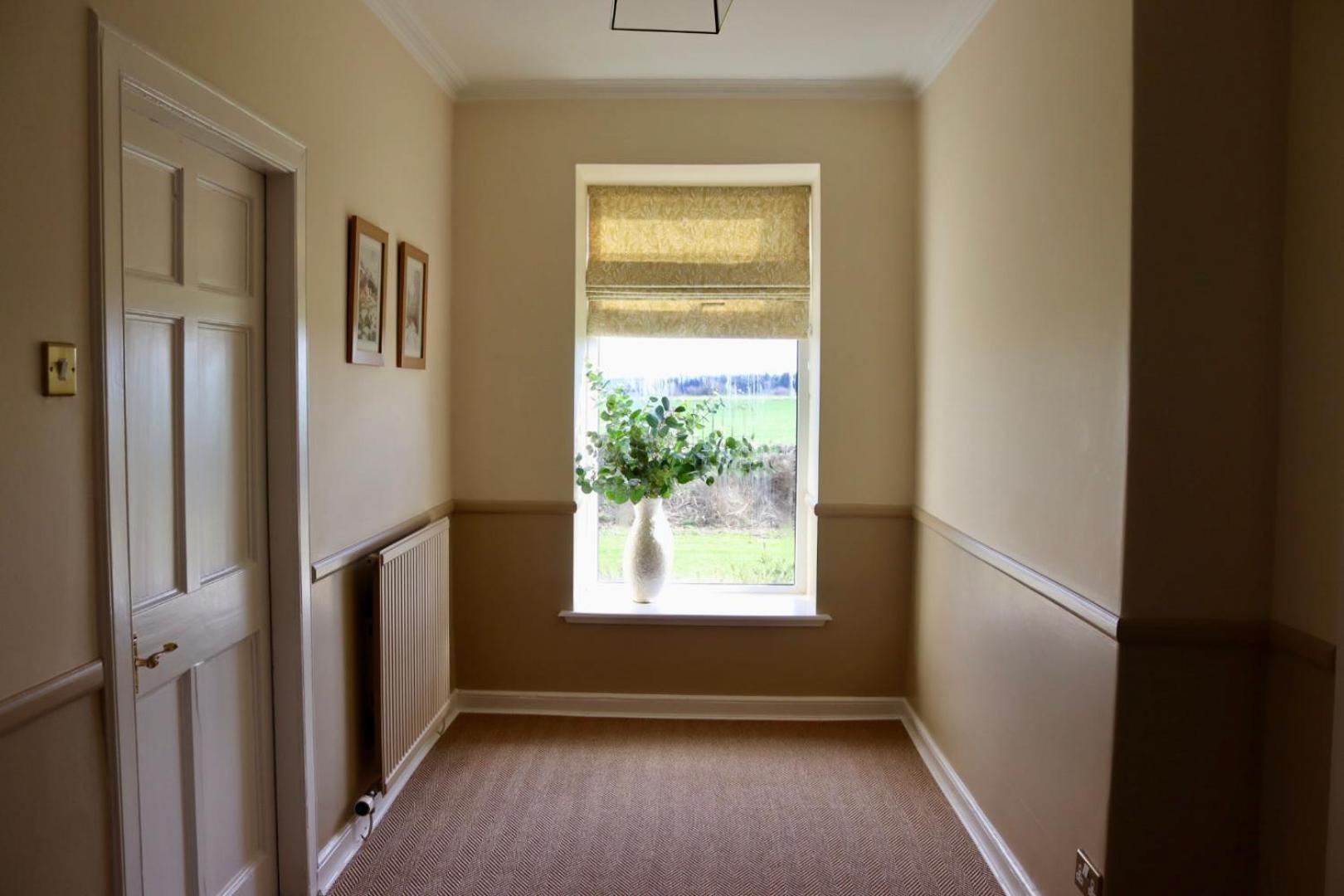 Vicarsford With Hot Tub Holiday home Leuchars