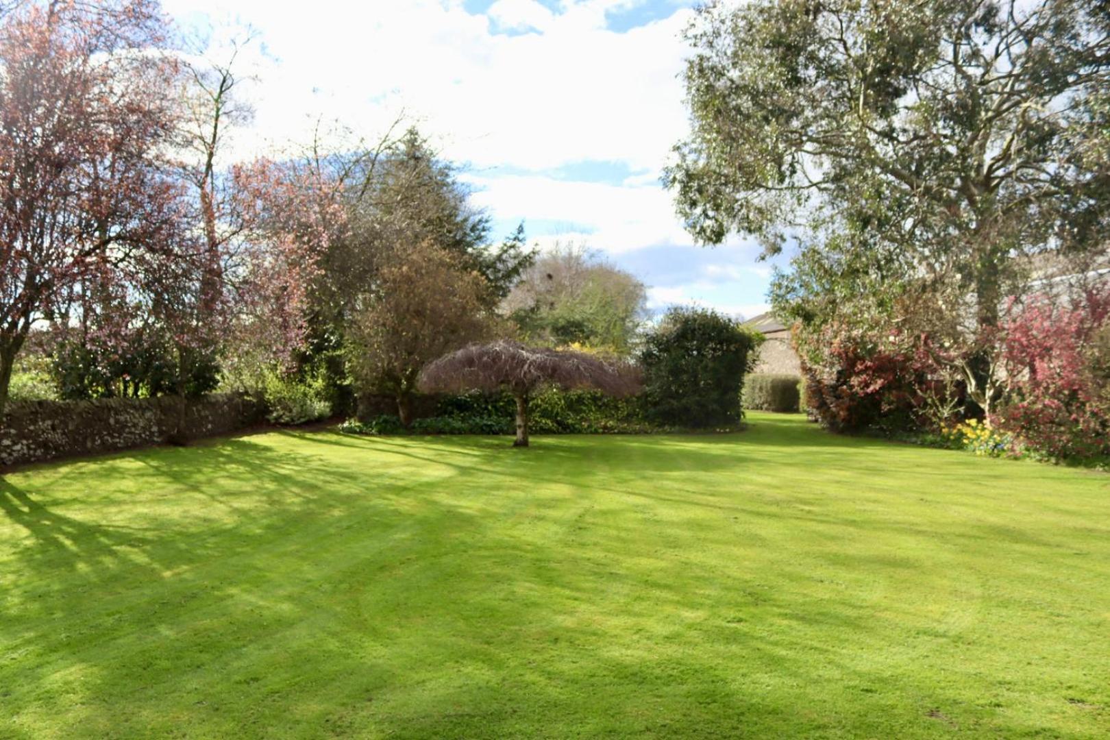 Vicarsford With Hot Tub *